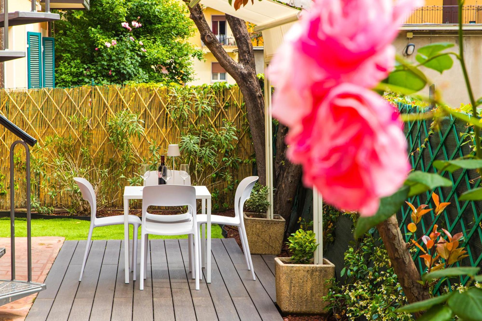 Urban Cottage Free Parking - Private Garden Bologna Bagian luar foto